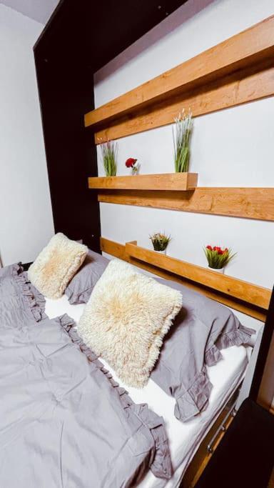Moderny Apartman S Parkovanim Братислава Екстериор снимка