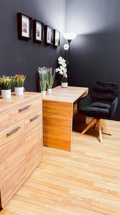 Moderny Apartman S Parkovanim Братислава Екстериор снимка